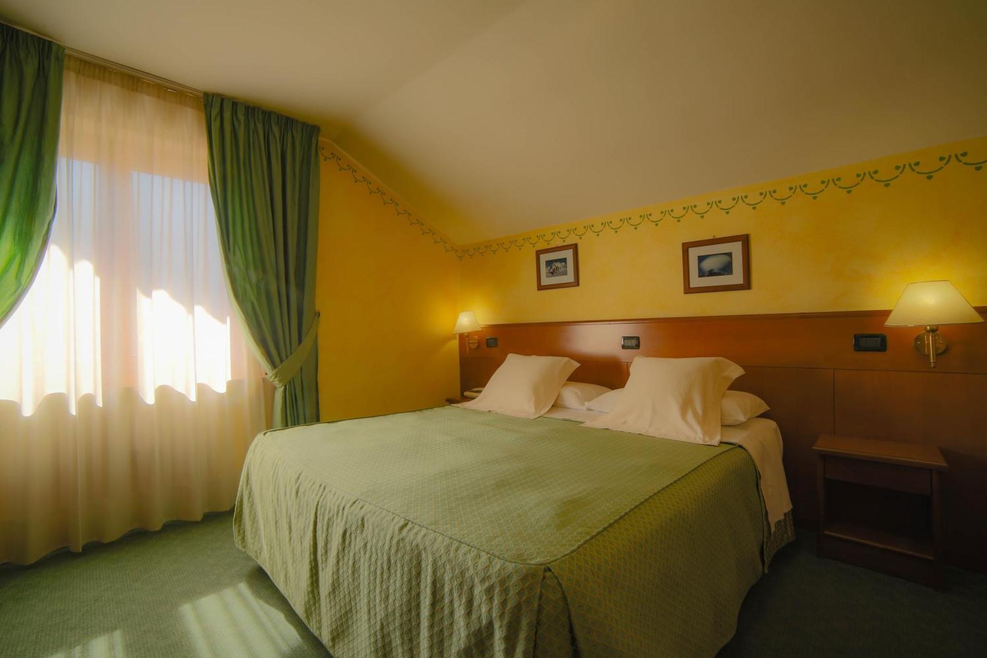 Hotel Beau Sejour เพร-แซงต์-ดีดีเย ภายนอก รูปภาพ